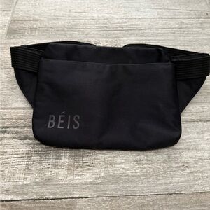 BÉIS Black Travel Bag